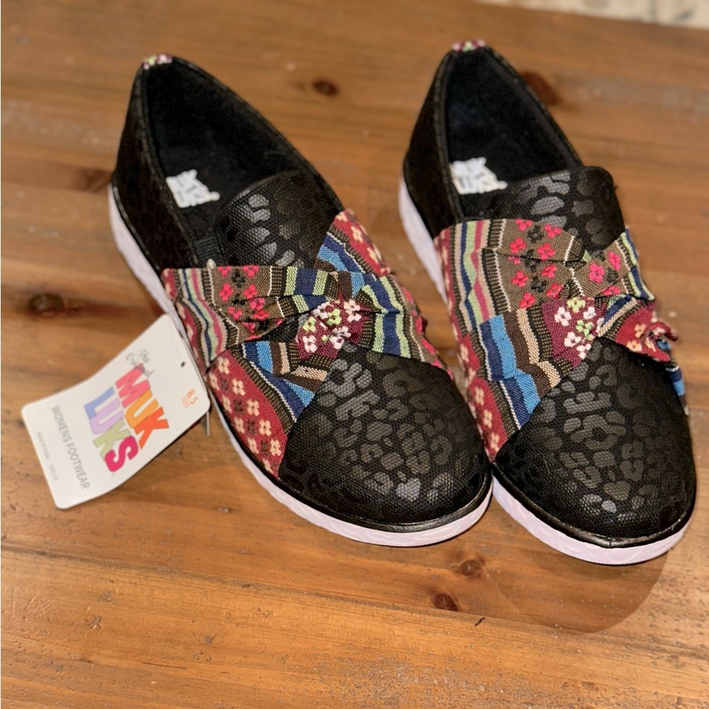 MUK LUKS SLIDE ON SHOES FOR WOMEN BLACK LEOPARD/GEOMETRIC PRINT BOARDWALK LOAFER